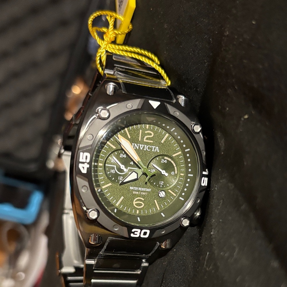 Invicta Aviator Men’s Quartz Chronograph Watch – Model 40268